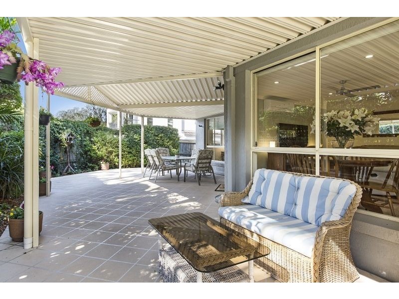 2 Glen Ct, Kenmore QLD 4069