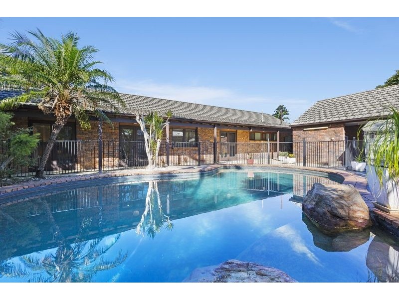 12 Diamantina St, Chapel Hill QLD 4069