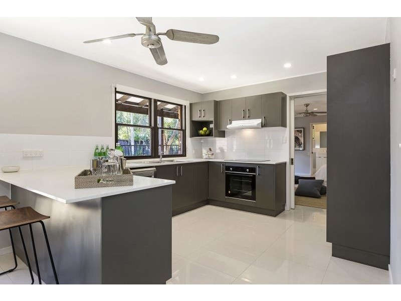 12 Diamantina St, Chapel Hill QLD 4069