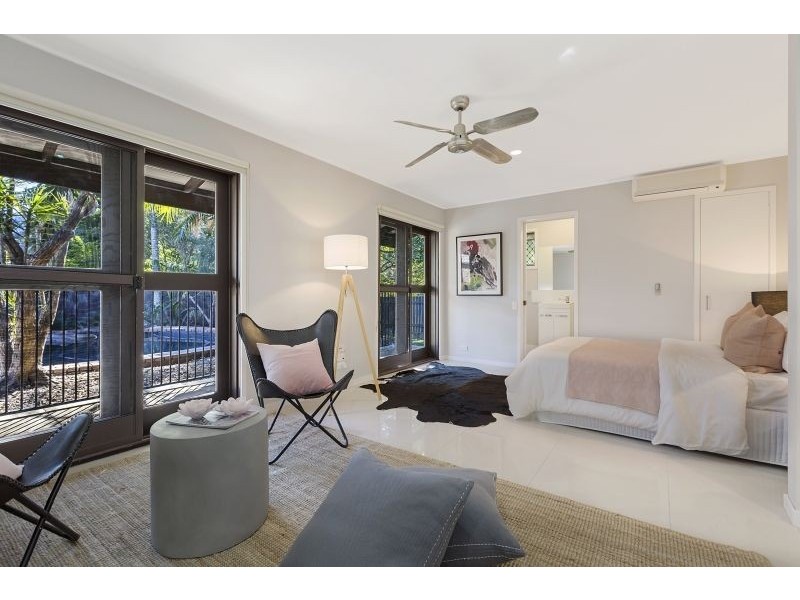 12 Diamantina St, Chapel Hill QLD 4069