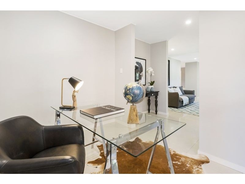 12 Diamantina St, Chapel Hill QLD 4069