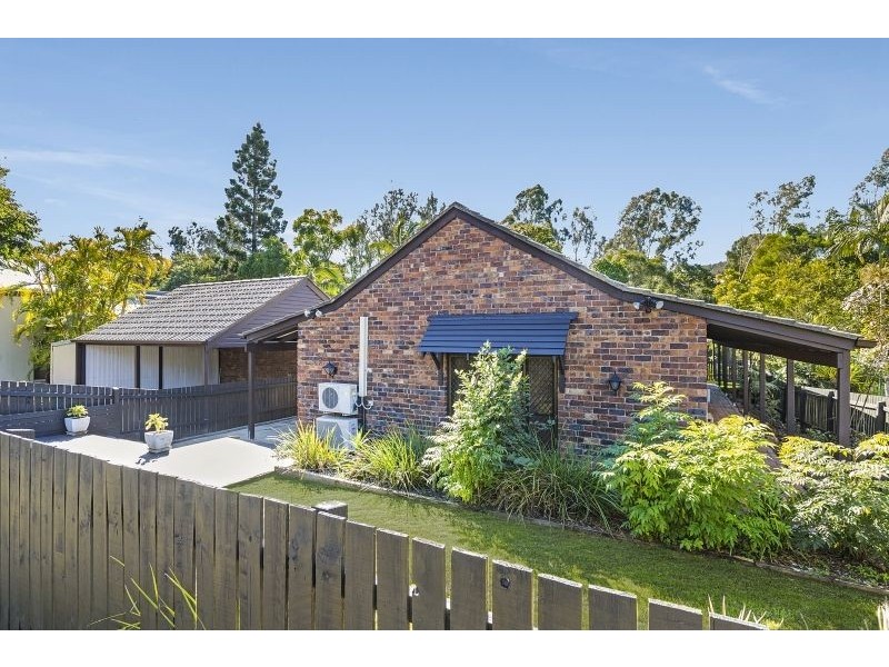 12 Diamantina St, Chapel Hill QLD 4069