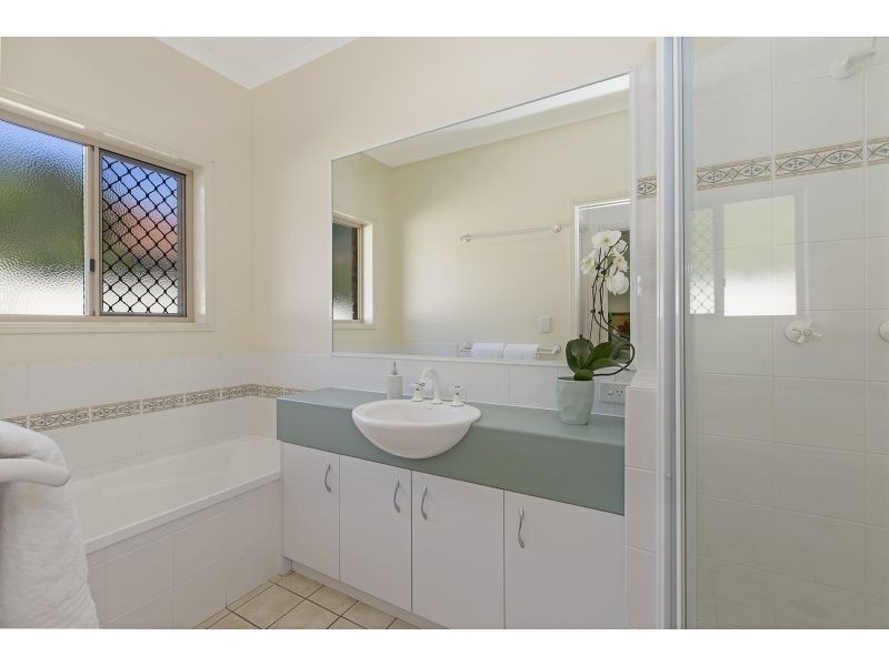 31 Joseph Place, Sinnamon Park QLD 4073