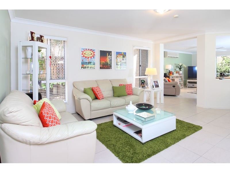8 Blackbutt Place, Brookfield QLD 4069
