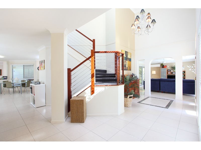8 Blackbutt Place, Brookfield QLD 4069
