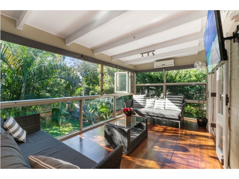 18 Campion Avenue, Bardon QLD 4065