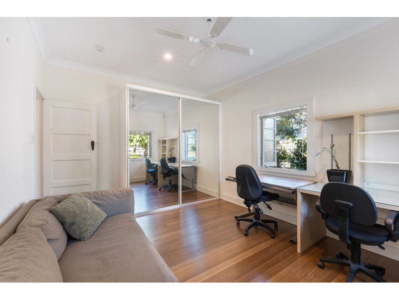 18 Campion Avenue, Bardon QLD 4065