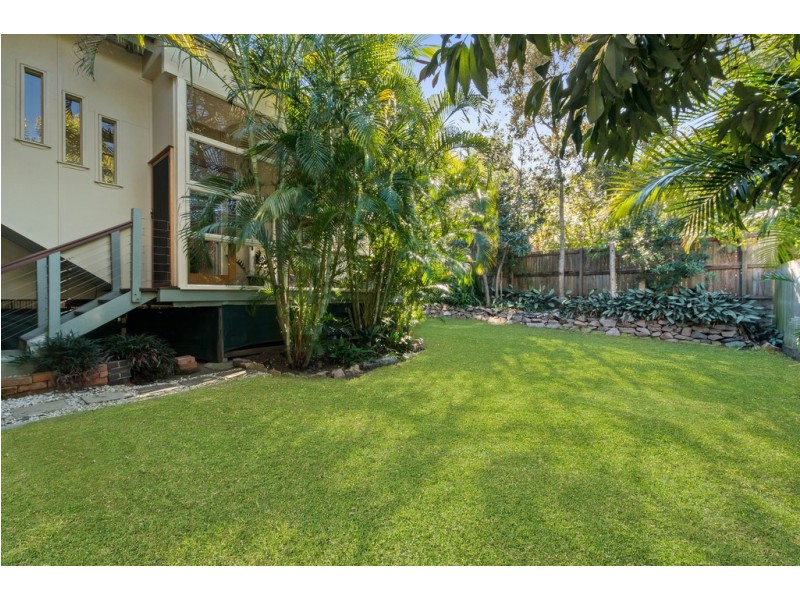18 Campion Avenue, Bardon QLD 4065