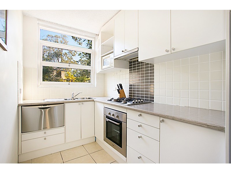 2/74 Highland Tce, St Lucia QLD 4067