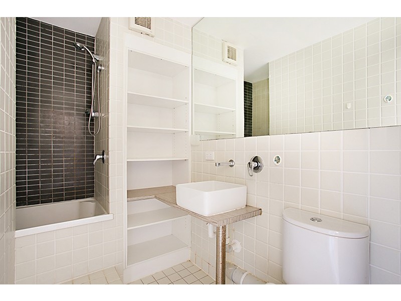 2/74 Highland Tce, St Lucia QLD 4067