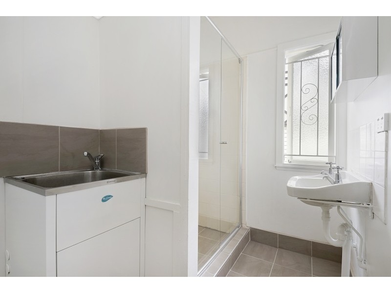 27 Mackay Terrace, Bardon QLD 4065