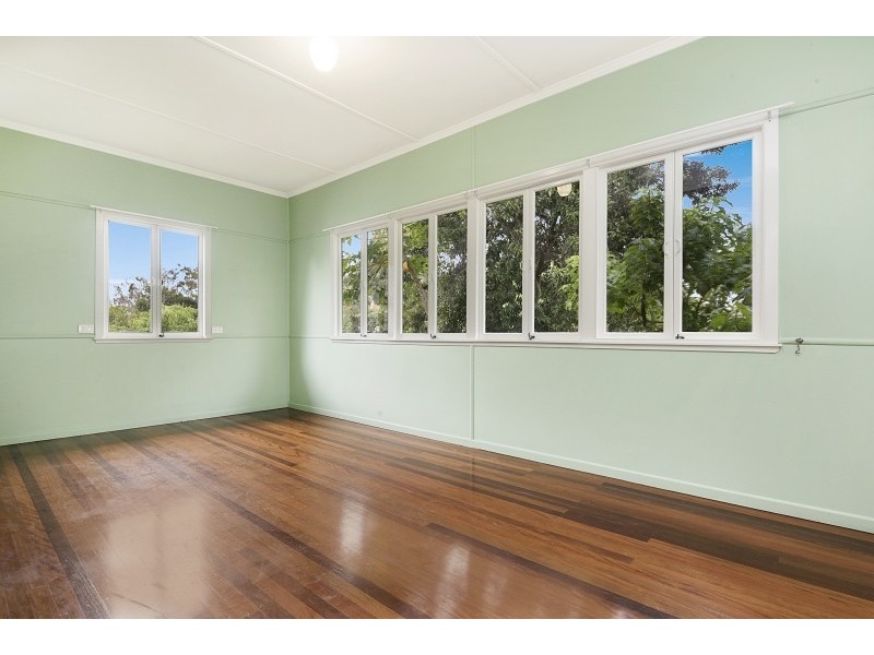 27 Mackay Terrace, Bardon QLD 4065