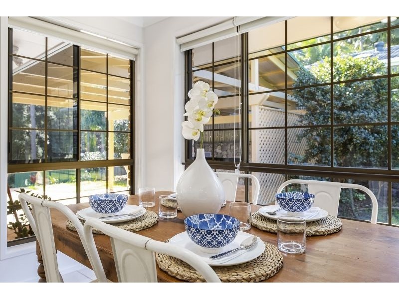 20 Peebles Pl, Chapel Hill QLD 4069