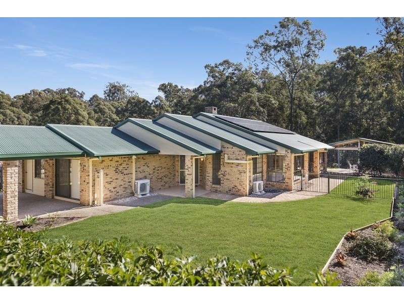 20 Peebles Pl, Chapel Hill QLD 4069