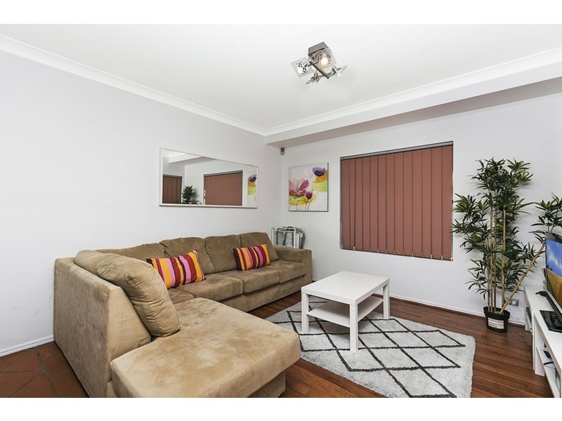 1/64 Armadale Street, St Lucia QLD 4067