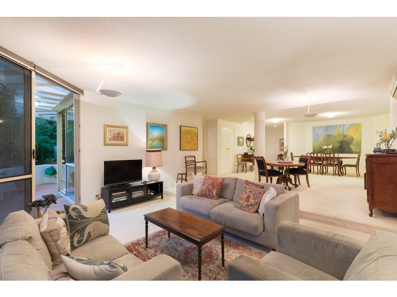 2/32 Tipuana Place, Bardon QLD 4065