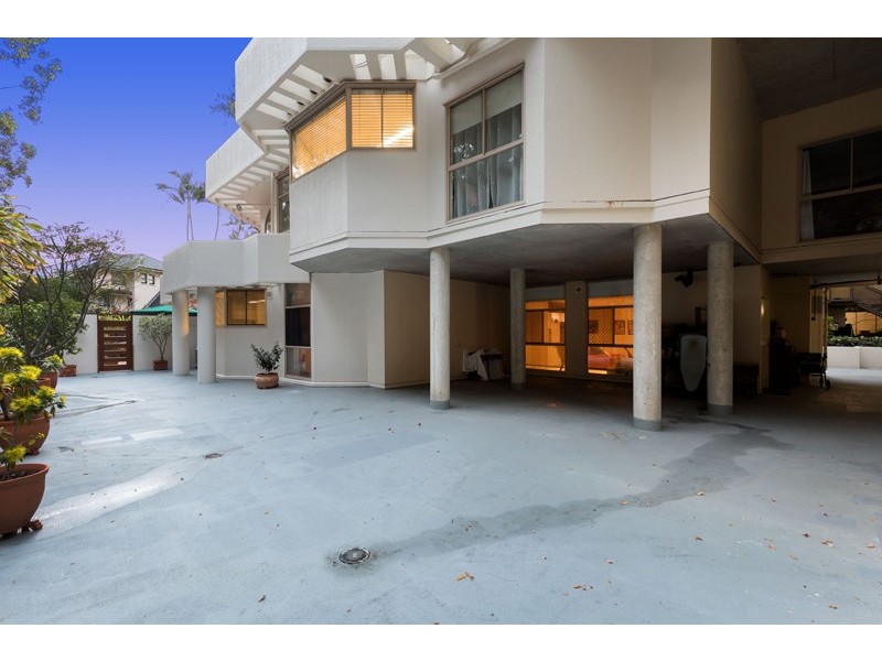 2/32 Tipuana Place, Bardon QLD 4065