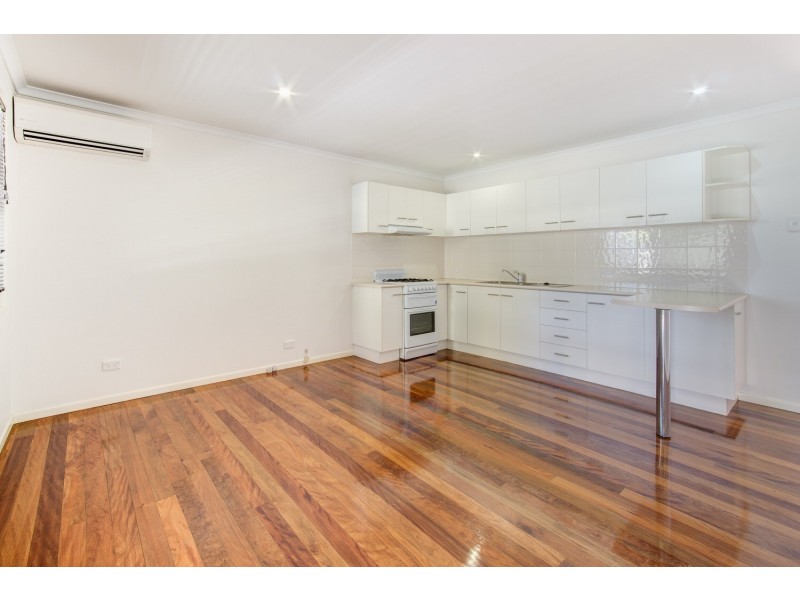 2/15 Cedar Street, Greenslopes QLD 4120