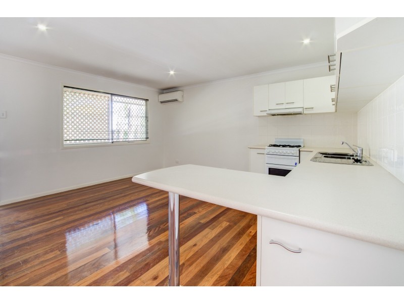 2/15 Cedar Street, Greenslopes QLD 4120