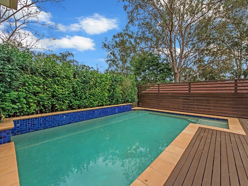 160 College Road, Karana Downs QLD 4306