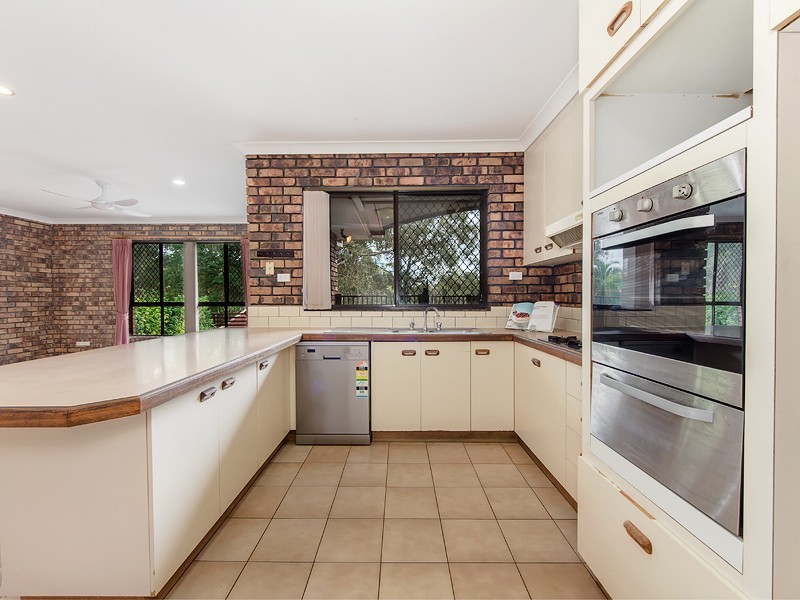 160 College Road, Karana Downs QLD 4306