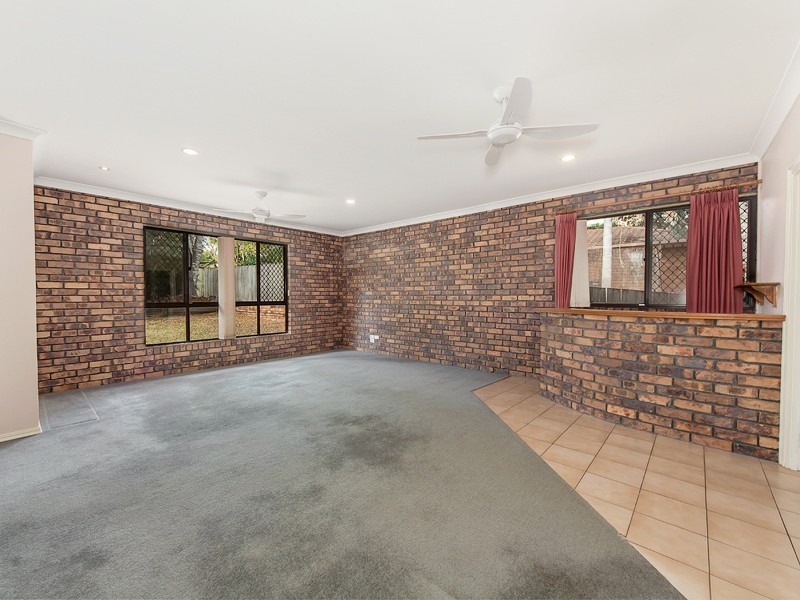 160 College Road, Karana Downs QLD 4306