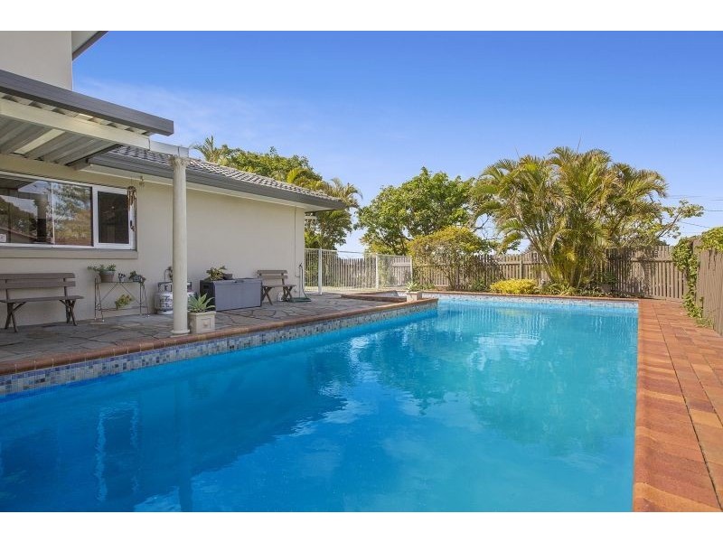 2 Ramor Street, Kenmore QLD 4069