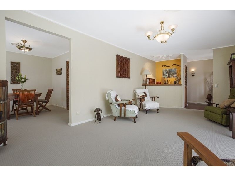 2 Ramor Street, Kenmore QLD 4069