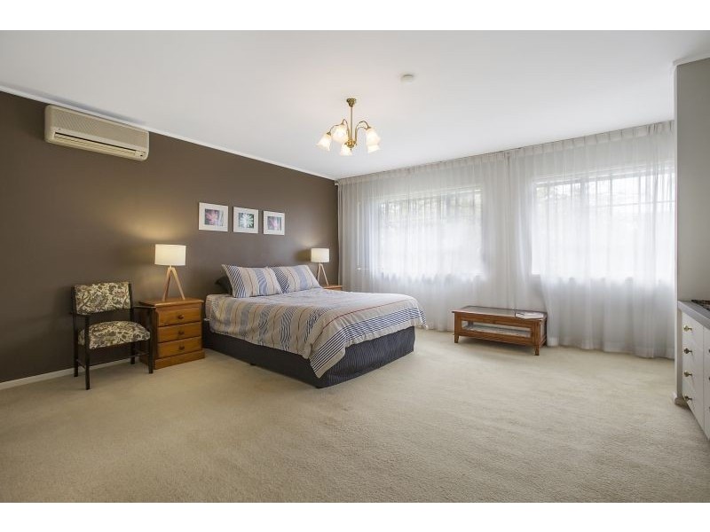 2 Ramor Street, Kenmore QLD 4069