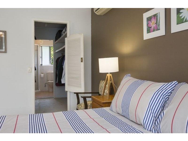 2 Ramor Street, Kenmore QLD 4069