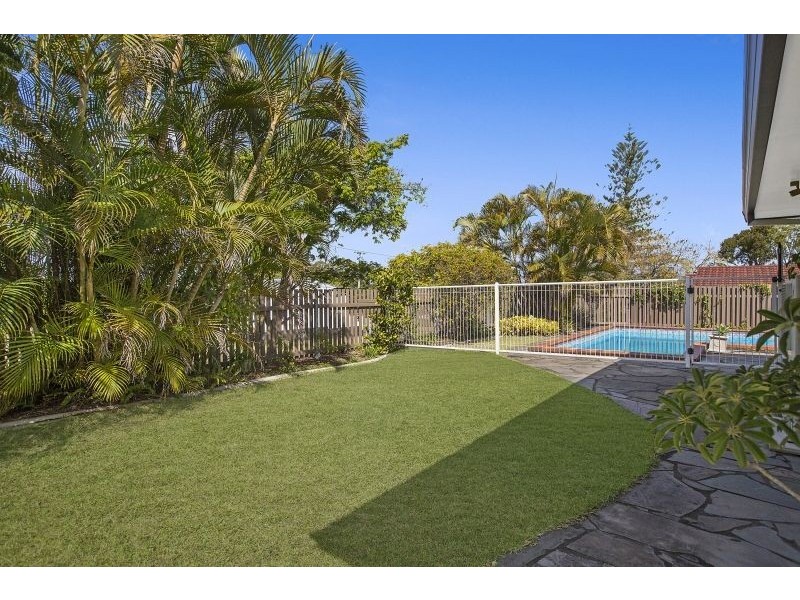 2 Ramor Street, Kenmore QLD 4069