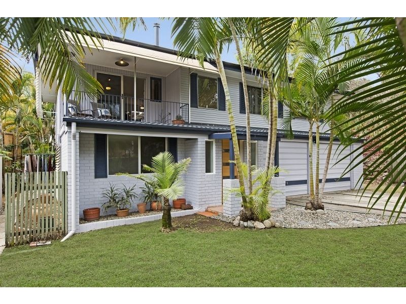3 Kenhaven St, Kenmore QLD 4069