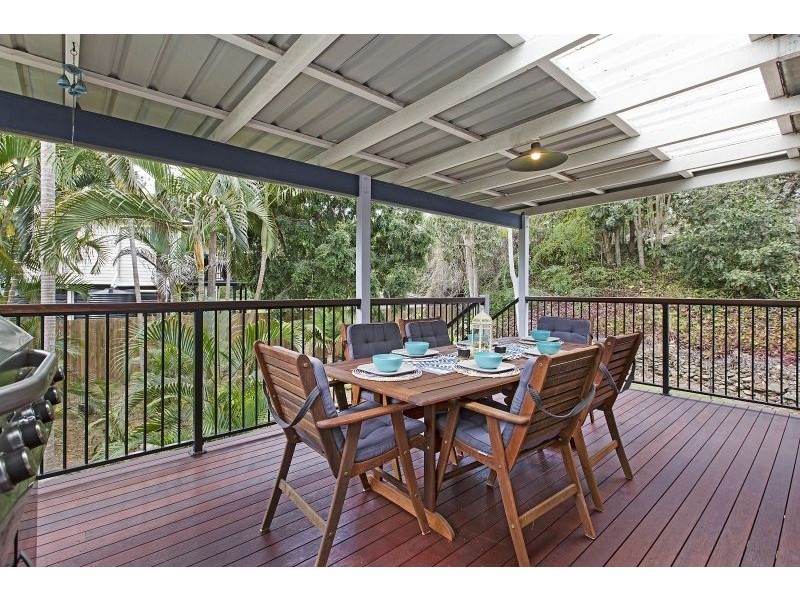 3 Kenhaven St, Kenmore QLD 4069