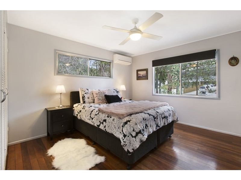 3 Kenhaven St, Kenmore QLD 4069