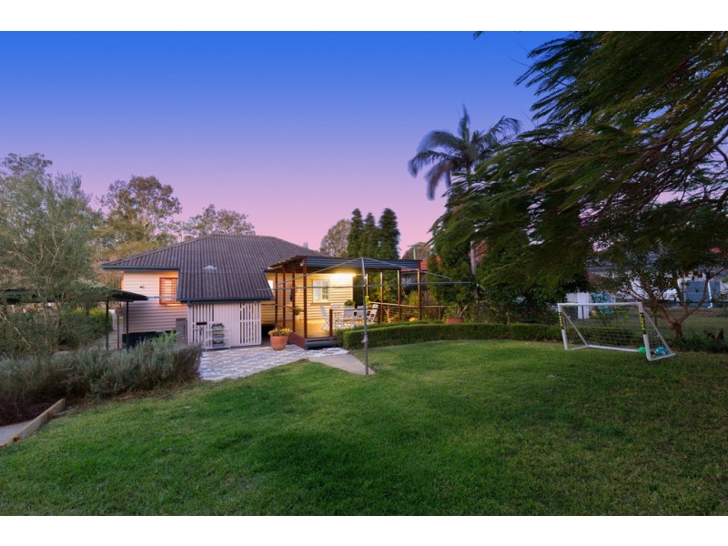 18 Doorey Street, Keperra QLD 4054