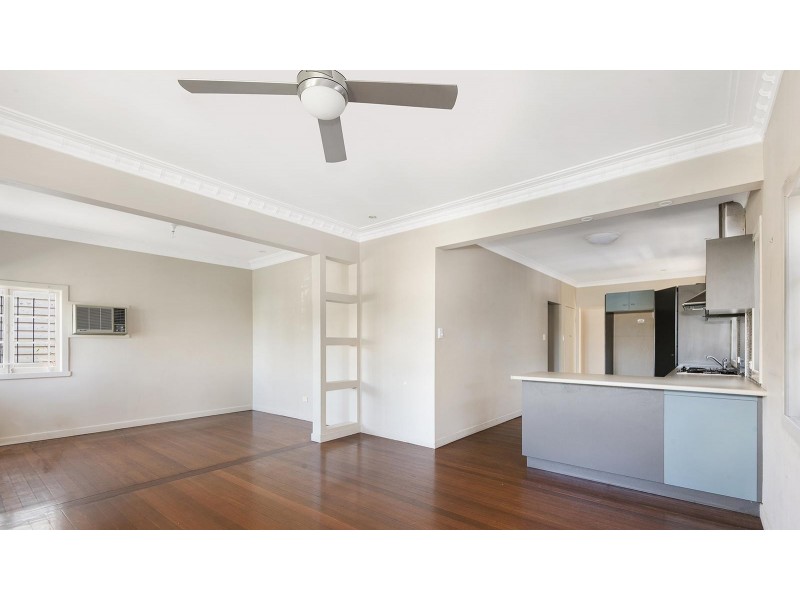 10 Newcross Street, Indooroopilly QLD 4068