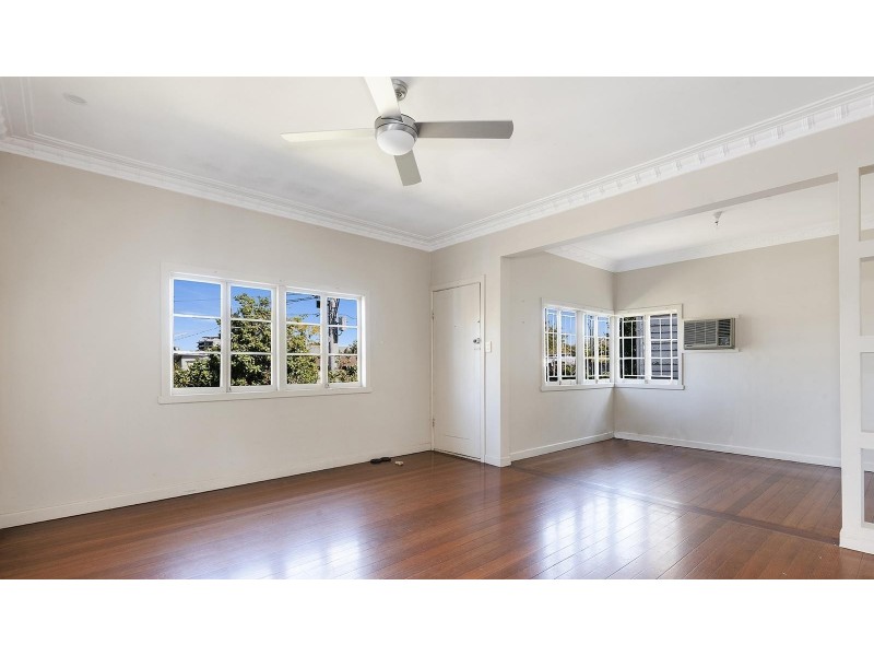10 Newcross Street, Indooroopilly QLD 4068