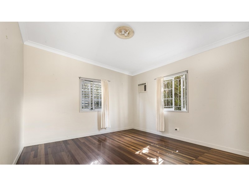 10 Newcross Street, Indooroopilly QLD 4068