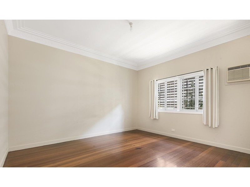 10 Newcross Street, Indooroopilly QLD 4068