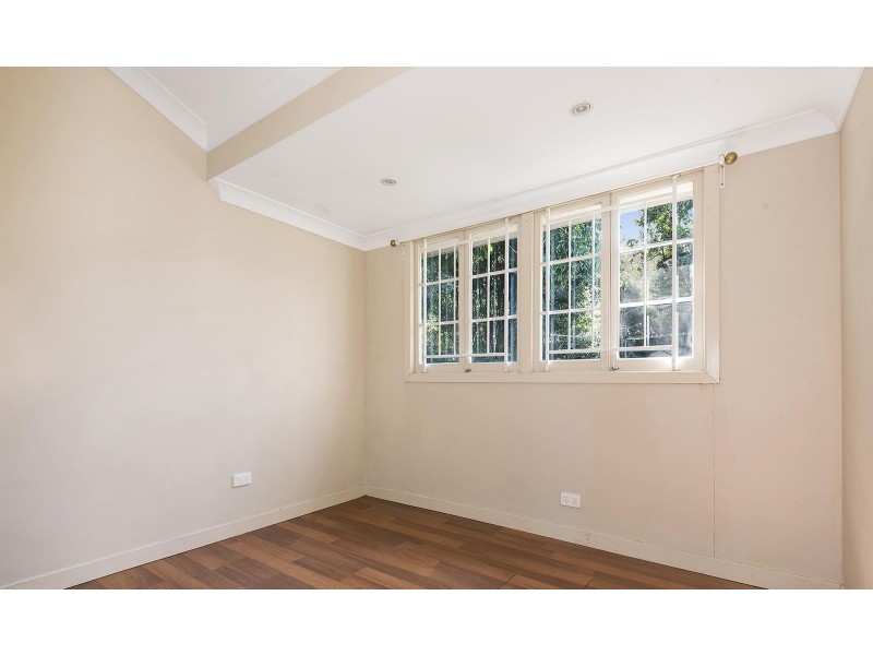 10 Newcross Street, Indooroopilly QLD 4068