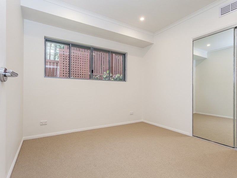 2/37 Oriel Road, Clayfield QLD 4011