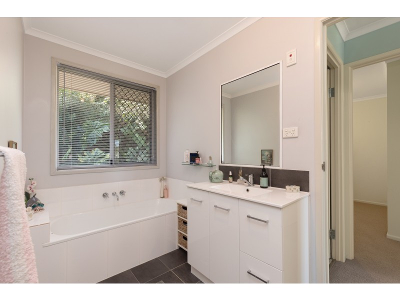 97 View Crescent, Arana Hills QLD 4054