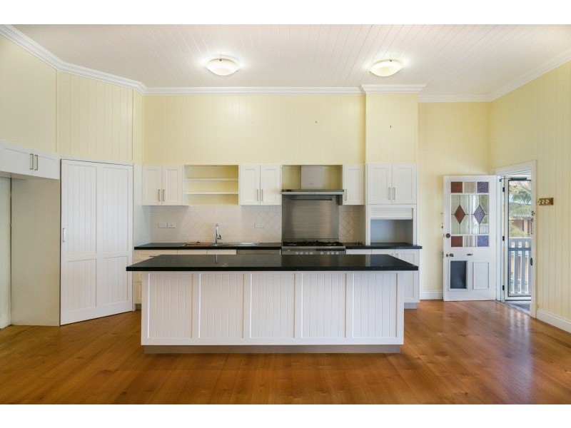 19 Sleath Street, Toowong QLD 4066