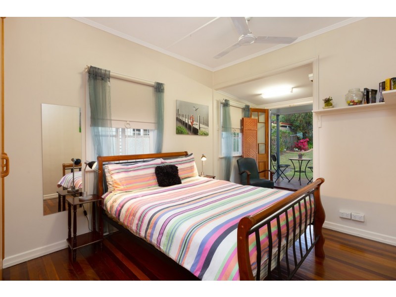 82 Mawson Street, Stafford Heights QLD 4053