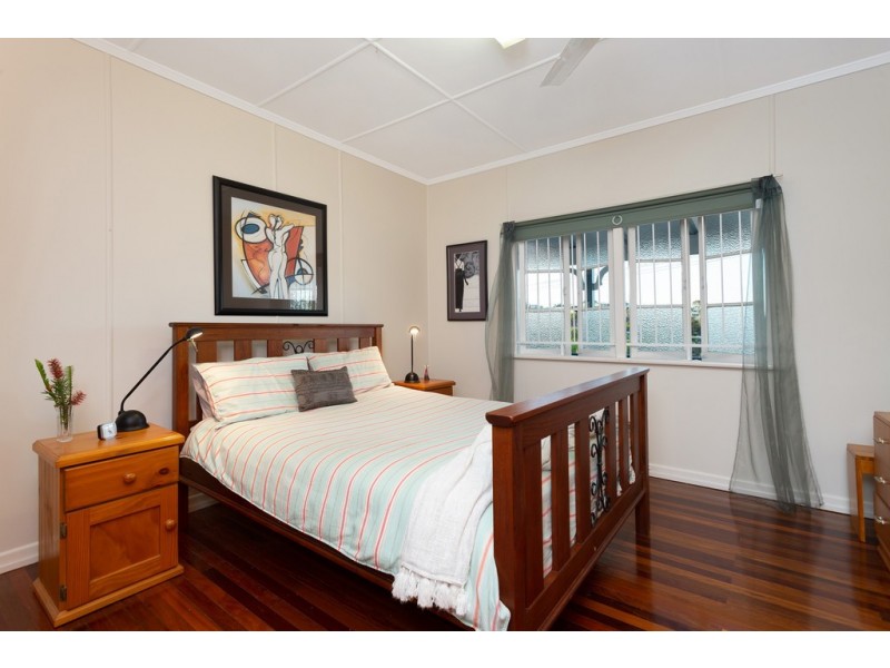 82 Mawson Street, Stafford Heights QLD 4053