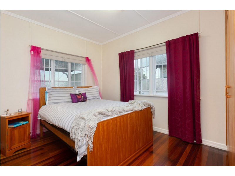 82 Mawson Street, Stafford Heights QLD 4053