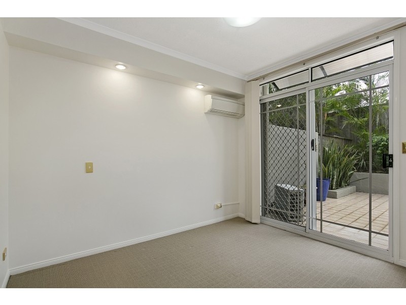 4/9 Bergin Street, Milton QLD 4064