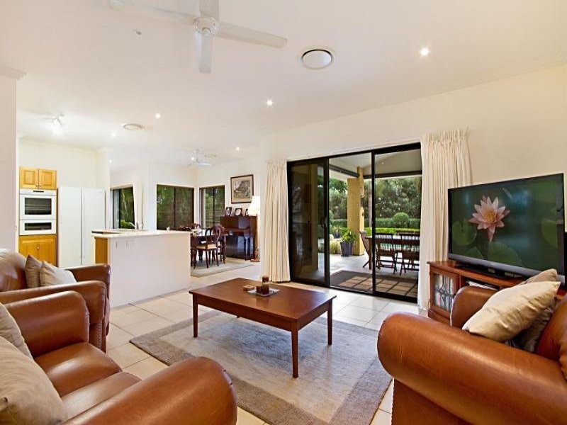 62 Pioneer  Cres, Bellbowrie QLD 4070