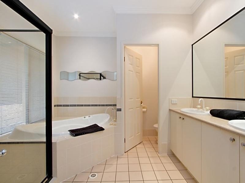 62 Pioneer  Cres, Bellbowrie QLD 4070