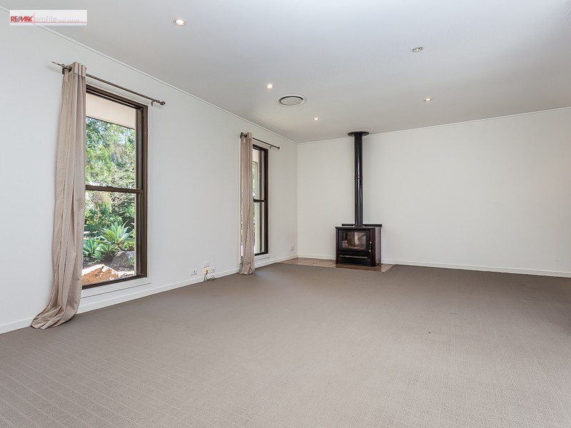 4 Appin Street, Kenmore QLD 4069